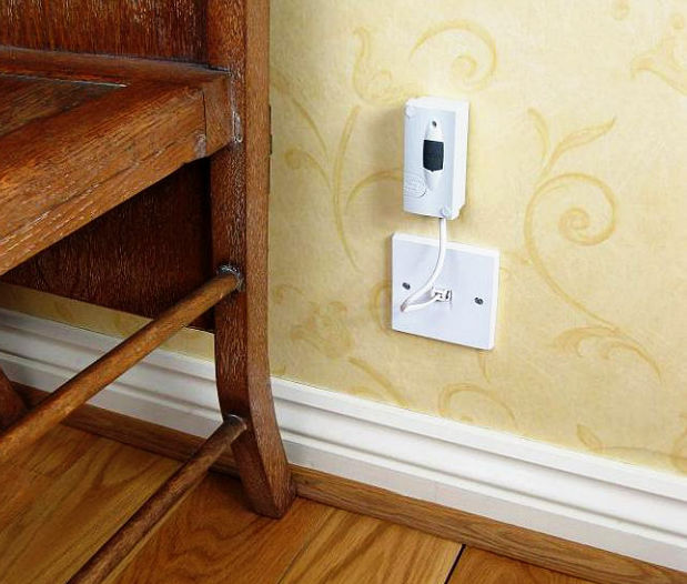 The mini telephone monitor simply plugs into a telephone socket 